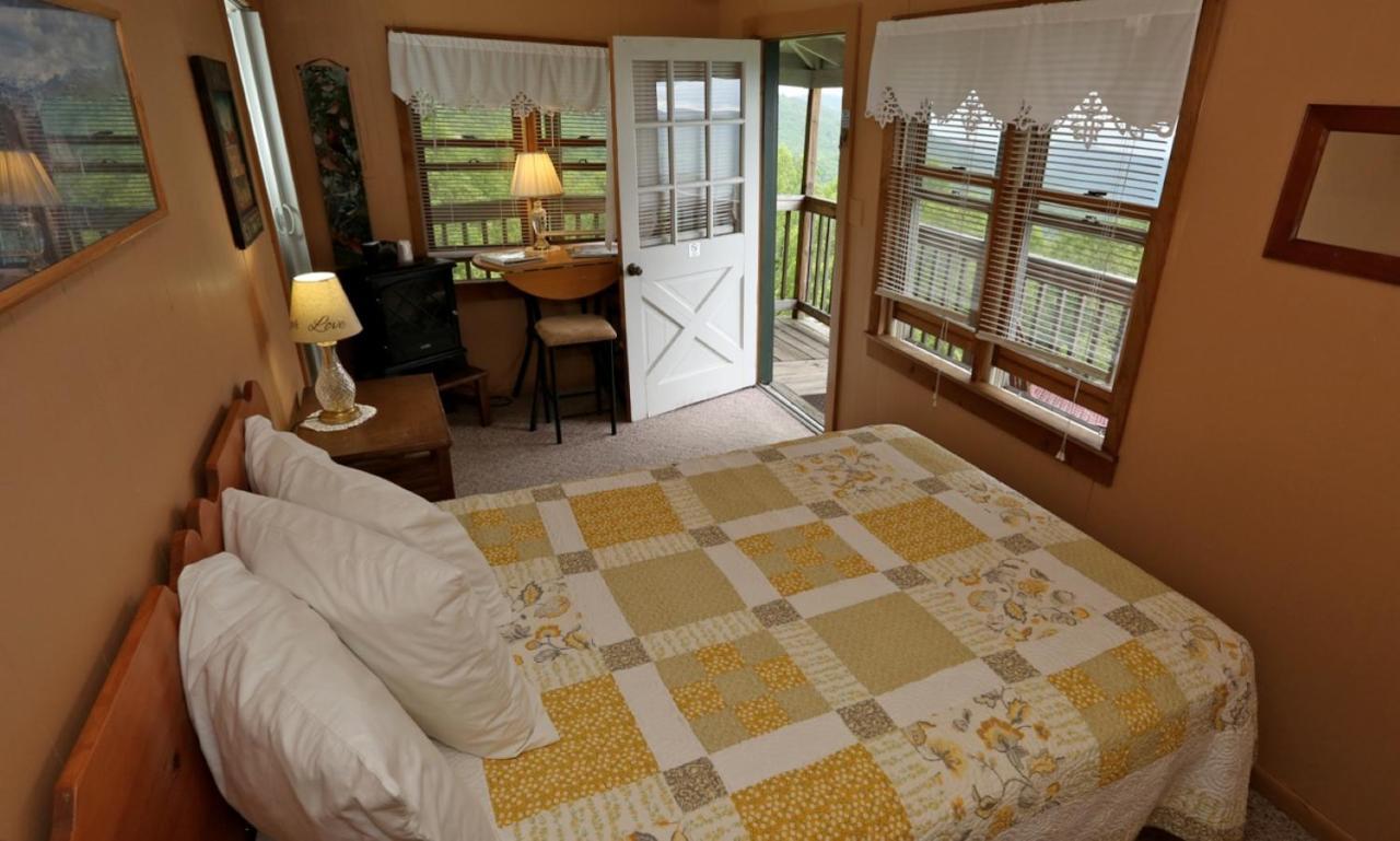 Alpine Inn Little Switzerland Esterno foto